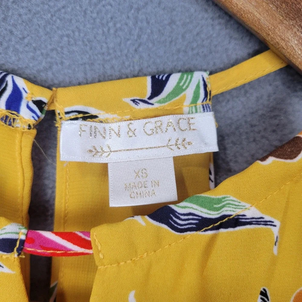 Finn & Grace Blouse Top Women XS Yellow Floral Lined Sleeveless Classic Boho Y2K